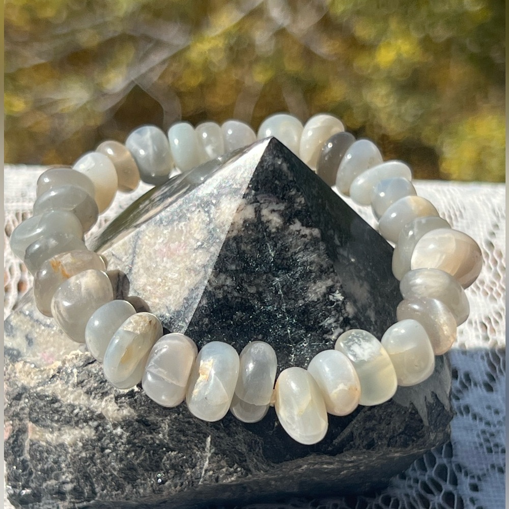 HM037 Moonstone Nugget stretch Bracelet 7-8”